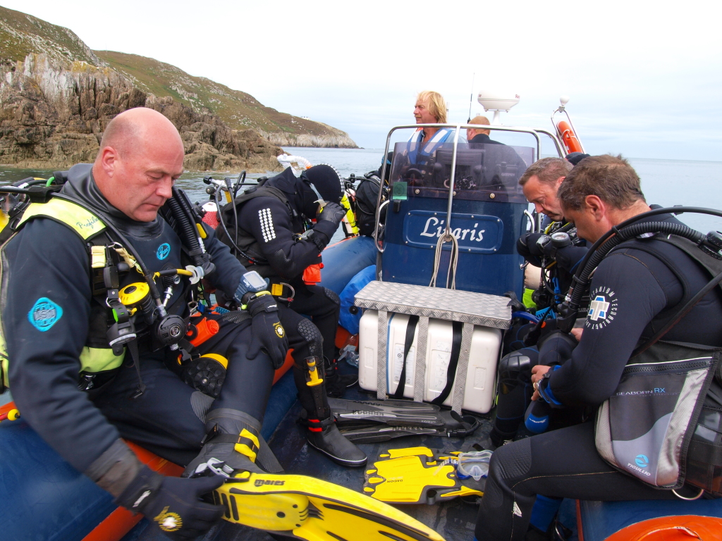 Divers Cold Water diving